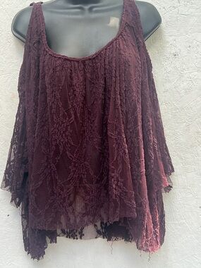 FREE PEOPLE Women’s Lace Overlay open shoulder blouse - Merlot p/s